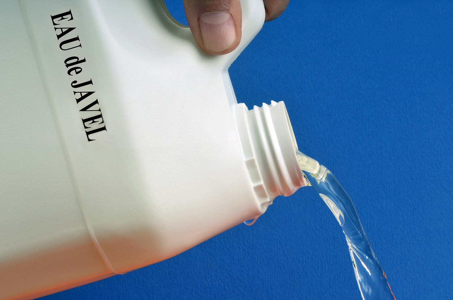 utilisation de l'eau de javel pour le nettoyage de façade