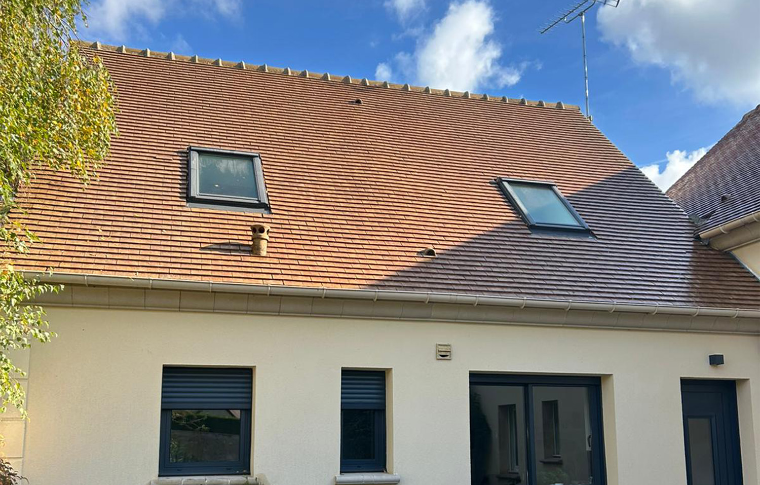 apres-demoussage-toiture-drone