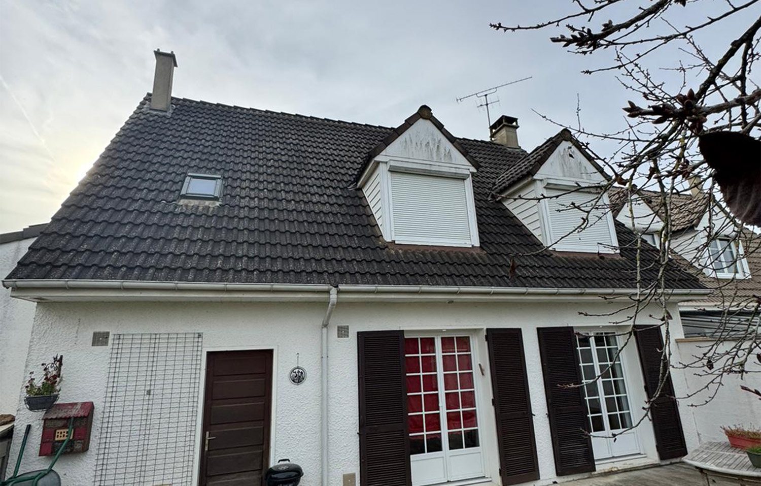 demoussage-toiture-drone-avant-2